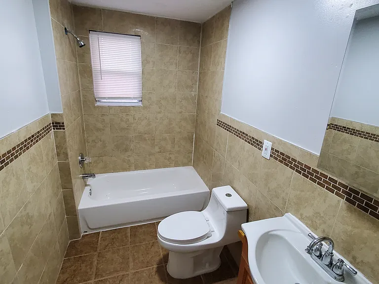 53 Fabyan Pl #1 — Photo 3