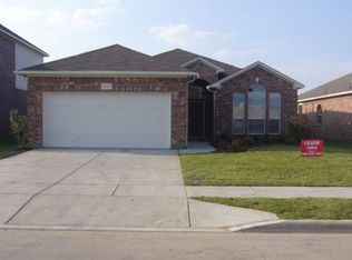 4121 Martinsburg Dr, Fort Worth, TX 76244