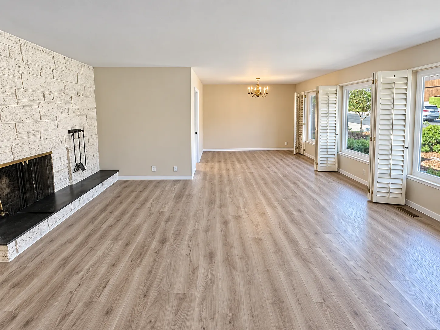 3 bed, 2.5 bath, 2300 sqft, $7,800 — Photo 4