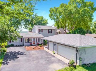 1219 Sunset Dr, East Peoria, IL 61611