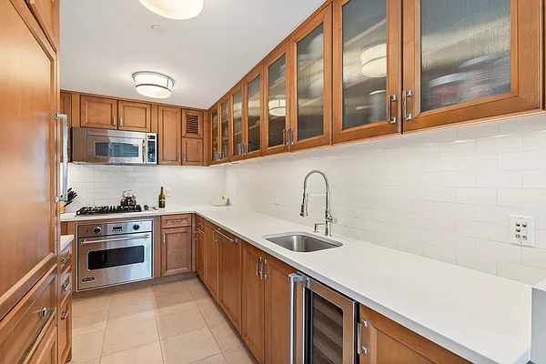 Sold by Sloane Square | media 22