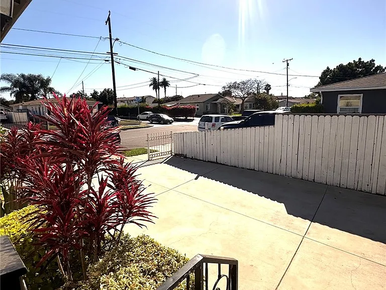 9105 Margaret St — Photo 2