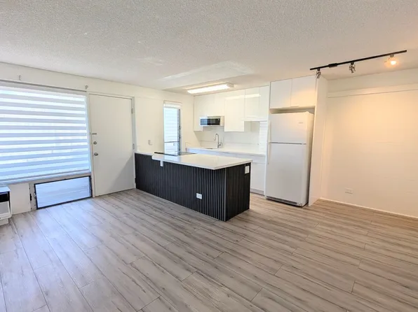 1670 Kalakaua Ave APT 702, Honolulu, HI 96826