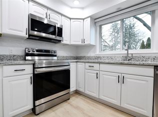 5860 Pentland Rd, Bloomfield Hills, MI 48301