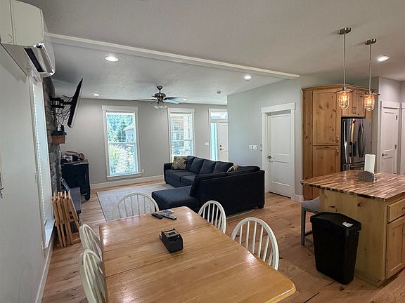5th image of 340 Janice Ct