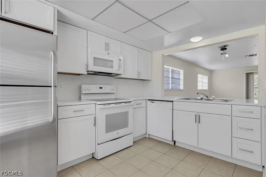 2 bed, 2.0 bath, 1176 sqft, $1,800 — Photo 3