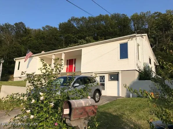 104 Renfer Rd, Pittston, PA 18640