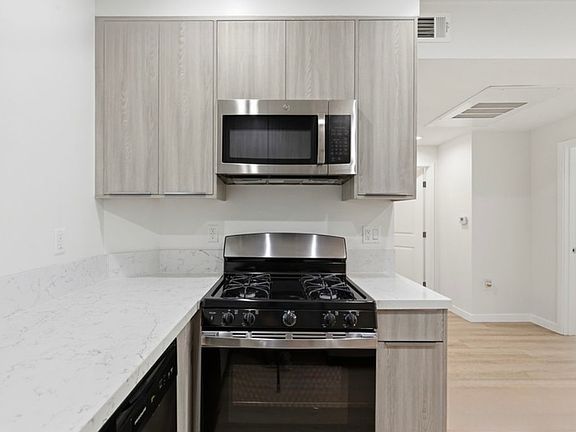 3rd image of 8827 Van Nuys Blvd #103