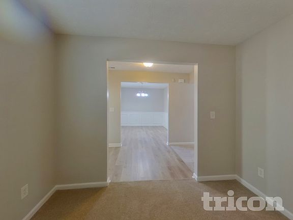 4th image of 471 Sawtooth Ln