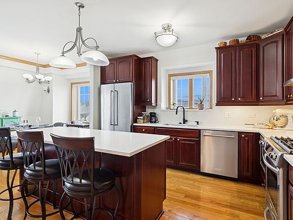 4th image of 4811 N Olcott Ave Unit 615