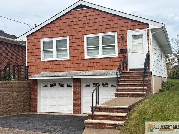 698 Vincent Pl, Perth Amboy, NJ 08861