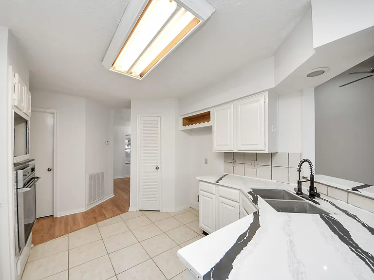 3611 Bee Bayou Ln — Photo 16