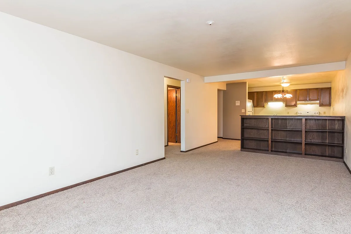 Building Photo - 708 S Prairie Ave