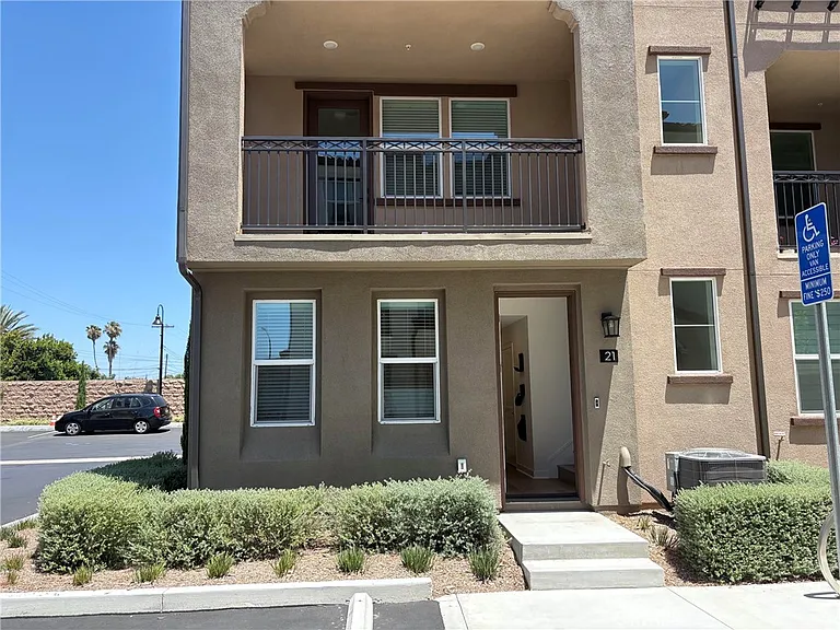 2211 W Orange Ave #21 — Photo 2