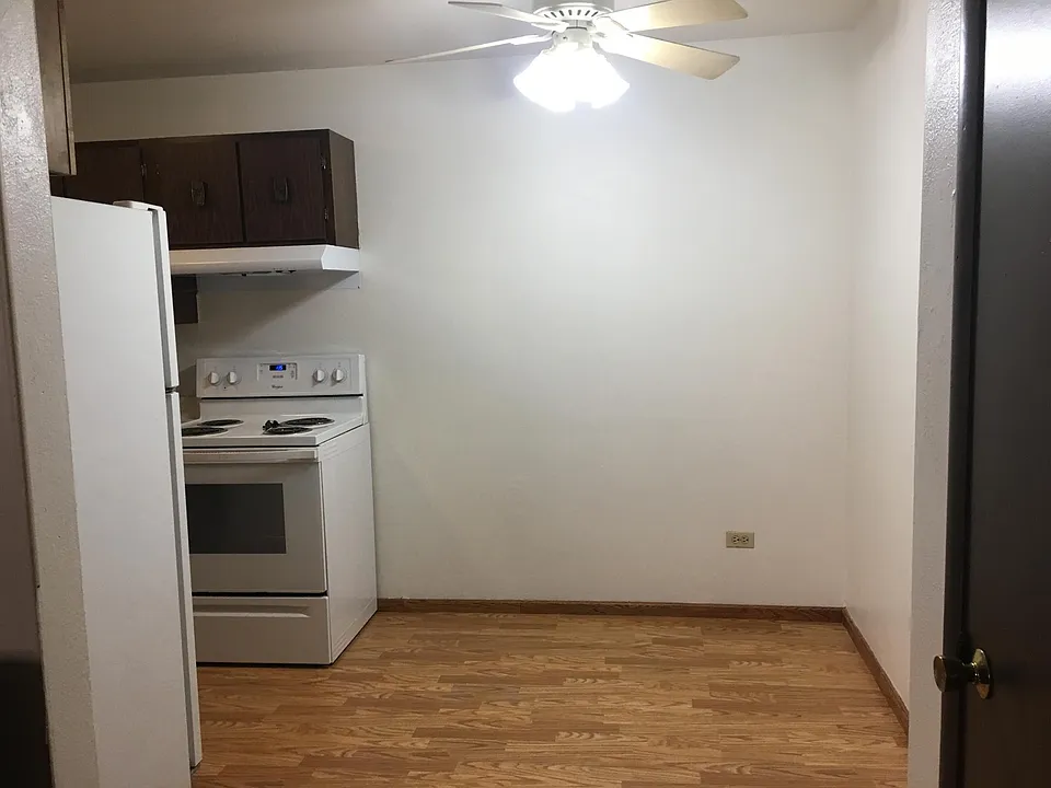 1210 Robinwood Dr