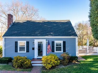 1062 Greendale Ave, Needham, MA 02492
