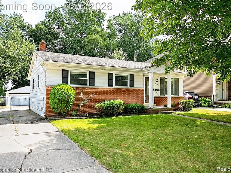 2716 Ardmore Ave — Photo 1