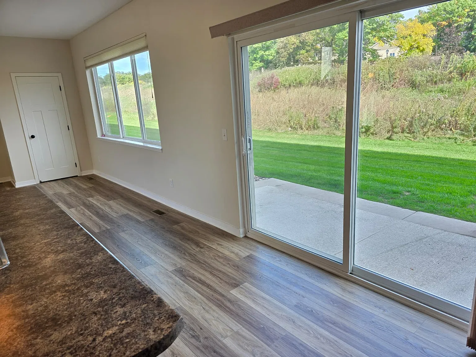 3 bed, 2009 sqft, $2,600 — Photo 4