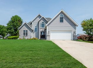 2025 Joni Ln, Stevensville, MI 49127