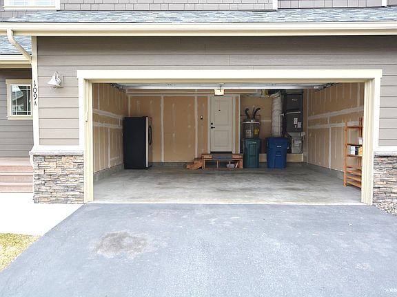 3rd image of 109 Vineyard Ln #A