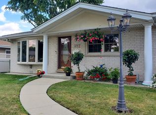 675 W Wrightwood Ave, Addison, IL 60101