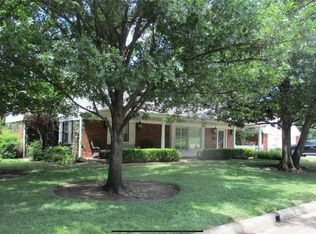 6436 NW Grand Blvd, Nichols Hills, OK 73116