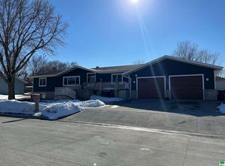 245 Rainbow Dr, Sheldon, IA 51201