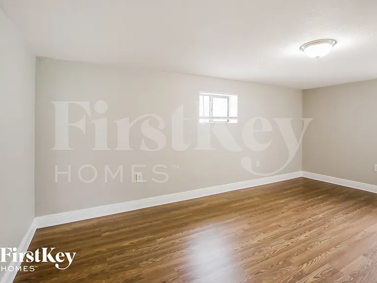 1320 NE 204th St — Photo 7