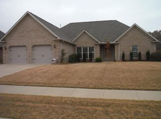 210 Oak Brook Dr, Florence, AL 35630
