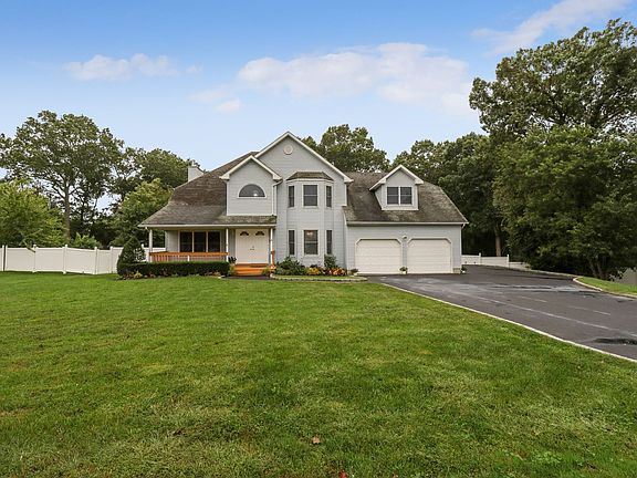 2nd image of 3 Sterling Cir