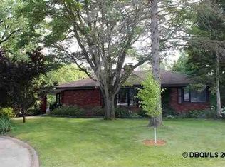 1685 Fox Dr, Dubuque, IA 52003