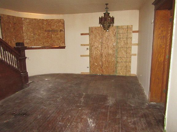2nd image of 228 N Oakwood Ave