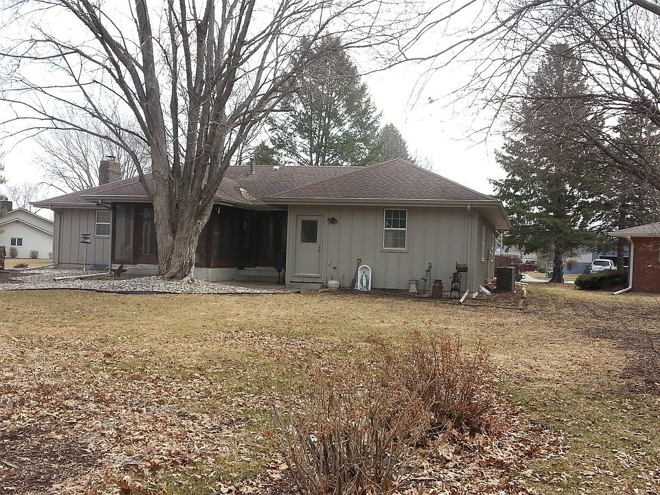 2nd image of 2953 Monroe Dr