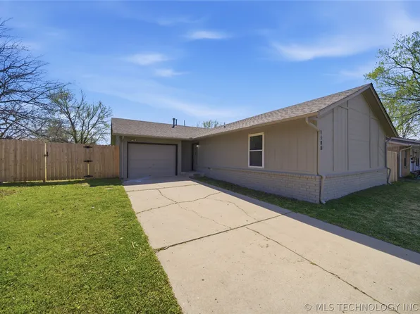 1188 E 143rd St, Glenpool, OK 74033