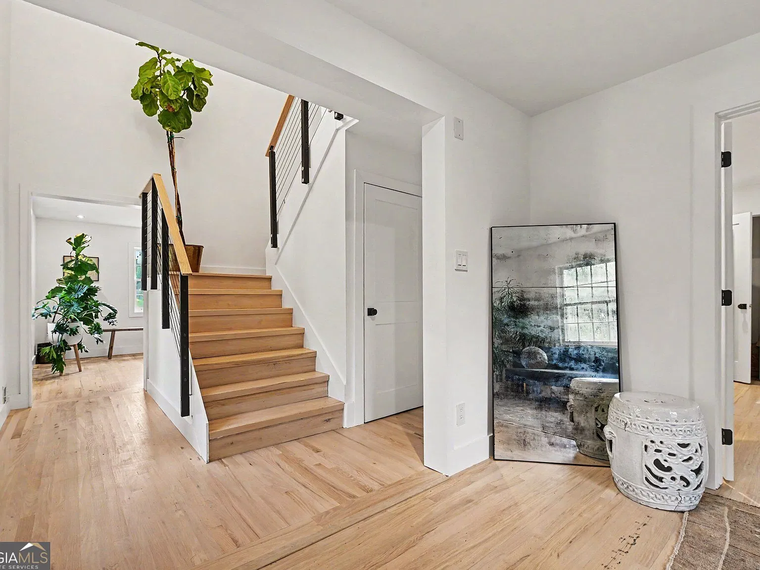 4 bed, 3.5 bath, 2369 sqft, $3,100 — Photo 3