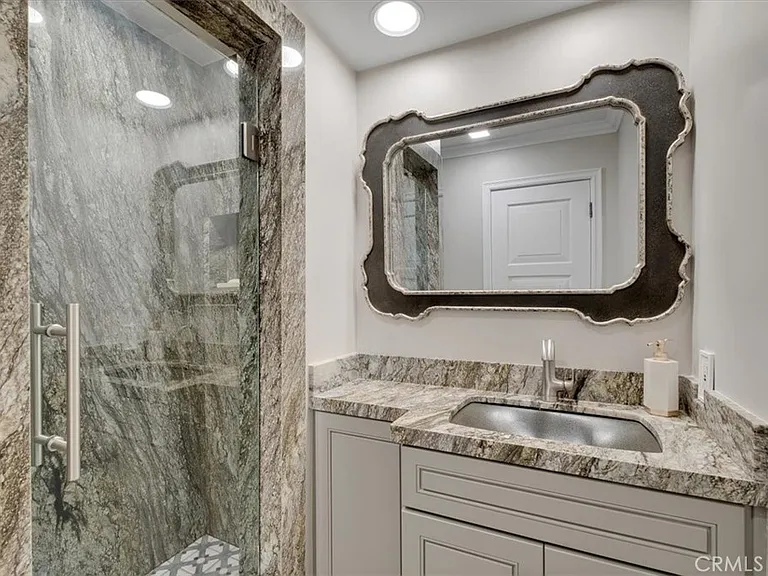 2808 W Oceanfront — Photo 18