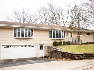 1218 Elm Pl, Dixon, IL 61021