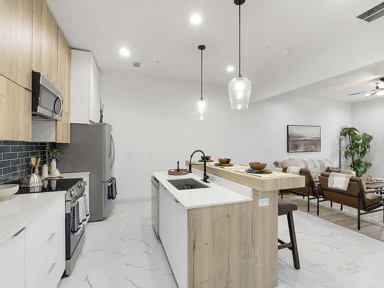 4314 Roseland Ave #104 — Photo 7