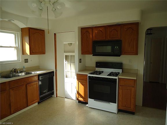 3rd image of 8004 Bremen Ave