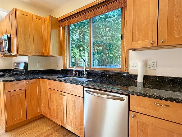 63 Pierrepont Rd — Photo 10