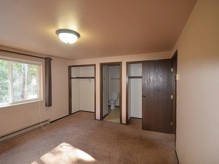 347 Huron Rd #450 — Photo 25