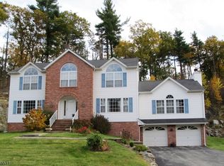 107 Continental Rd, West Milford, NJ 07480