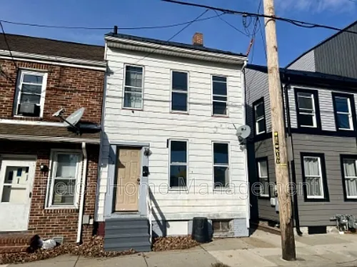 113 Arch St Photo 1