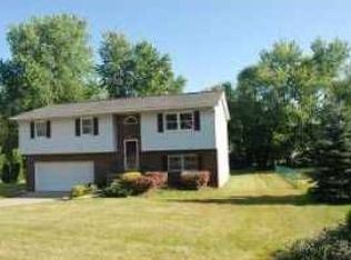 20 W Howe Rd, Tallmadge, OH 44278
