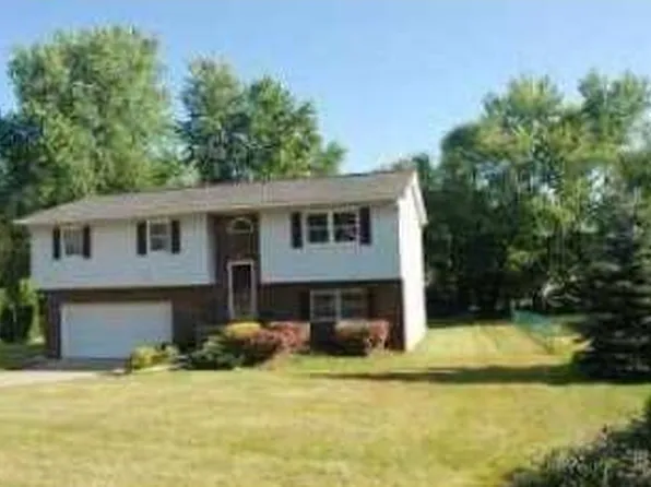 20 W Howe Rd, Tallmadge, OH 44278
