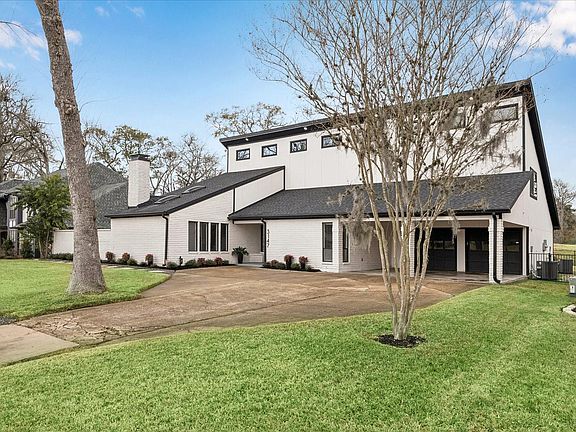 2nd image of 3147 Robinson Rd