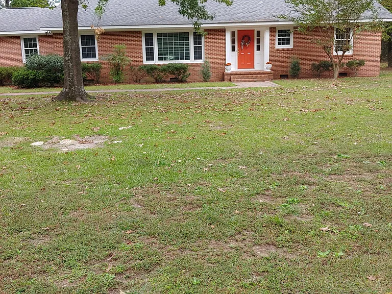105 Jenny Lisa Ln — Photo 1