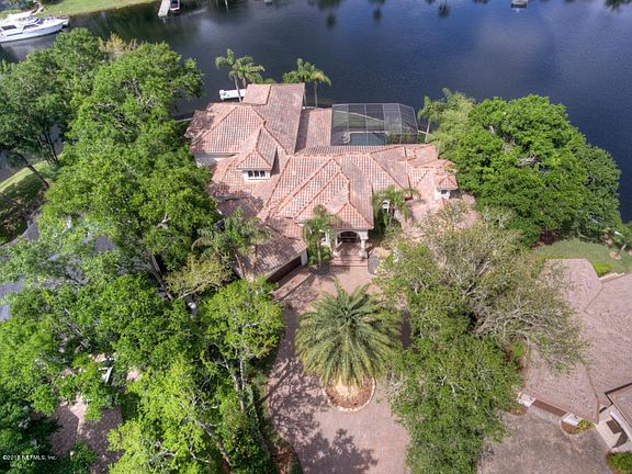 4th image of 13738 Chatsworth Ln