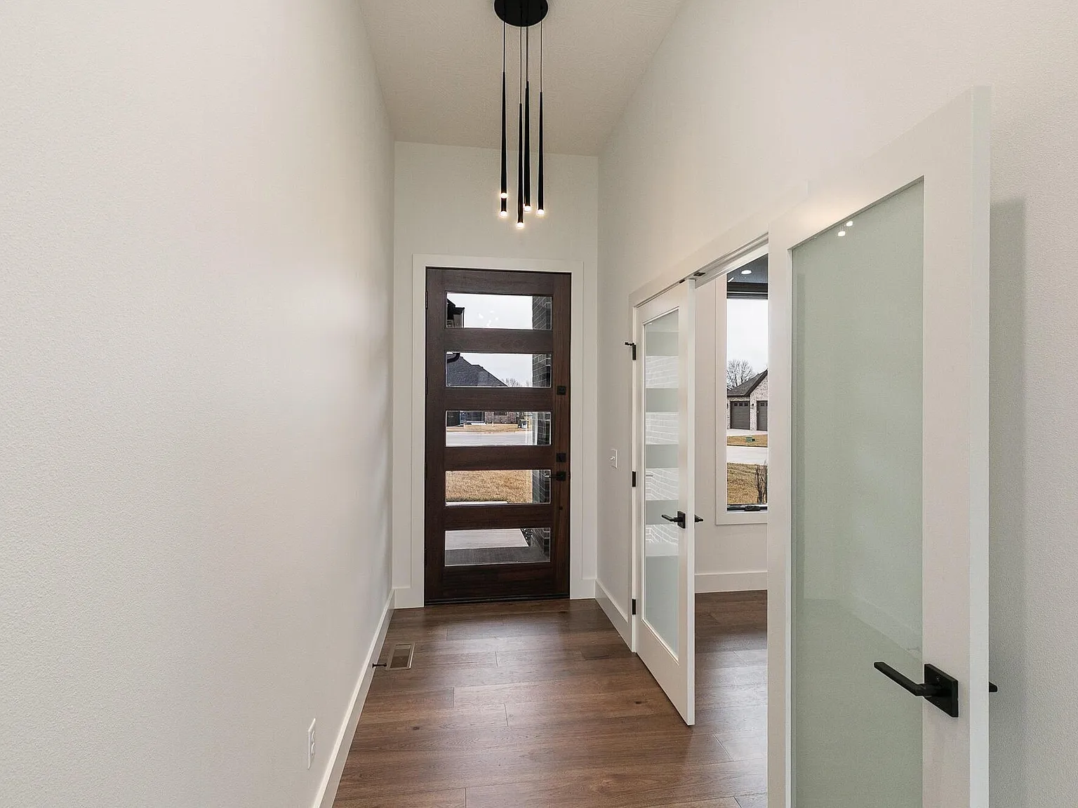 4 bed, 2300 sqft, $3,500 — Photo 3