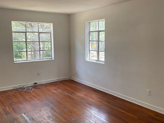 2nd image of 801 N Cleveland St #1